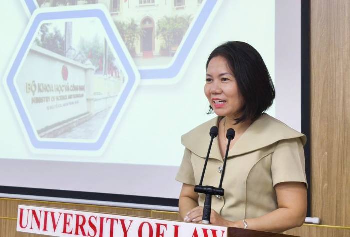 Vụ trưởng Pháp chế Nguyễn Như Quỳnh phát biểu tham luận tại hội nghị. Ảnh: Nam Nguyễn