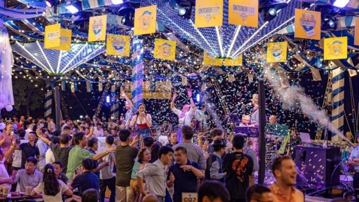 Sân khấu lễ hội văn hóa Đức Oktoberfest năm 2025. Ảnh: JW Marriott Hotel Hanoi