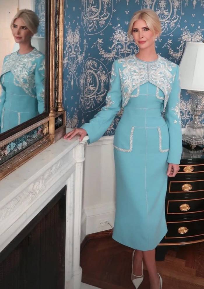 Ivanka Trump trong bộ đầm của nhà thiết kế người Trung Quốc Guo Pei tại Nhà Trắng hôm 24/9. Ảnh: X/Ivanka Trump