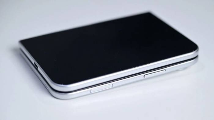 Mô hình iPhone Ultra không có nút Action. Ảnh: Apple Insider