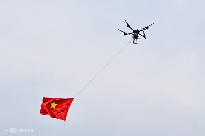 Mẫu UAV H-X6 do doanh nghiệp trong nước phát triển, mang theo lá quốc kỳ Việt Nam. Ảnh: Trọng Đạt