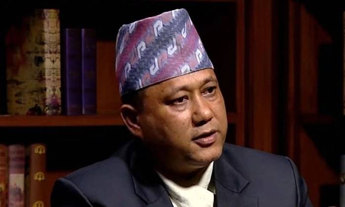 Ngoại trưởng Nepal Shisir Khanal trả lời phỏng vấn về thảm họa lũ quét hôm 1/9. Ảnh: Kathmandu Post