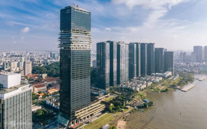 Bên ngoài tòa nhà Saigon Marina IFC tháng 8/2025. Ảnh: Quỳnh Trần