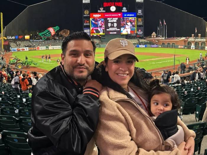 Gia đình Erika tại sân vận động Oracle Park hôm 23/9. Ảnh: Instagram/onlyerikanicole