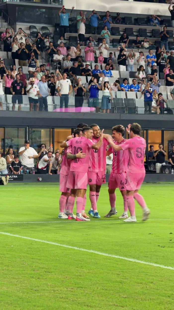 Messi ghi bàn giúp Inter Miami vô địch Campeones Cup