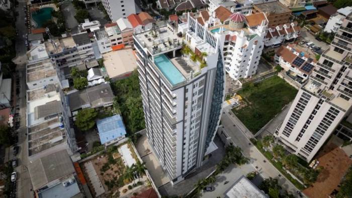 Tòa nhà Elysium ở Pattaya, nơi Quentin Griffiths rơi từ tầng 17 xuống đất và tử vong. Ảnh: Sun