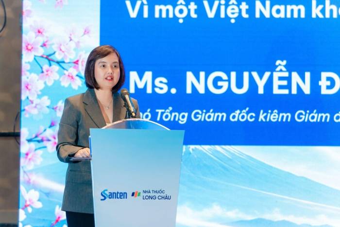 Bà Nguyễn Đỗ Quyên - Phó tổng giám đốc FPT Retail kiêm Giám đốc điều hành Hệ thống Nhà thuốc và Tiêm chủng Long Châu phát biểu tại sự kiện. Ảnh: Long Châu