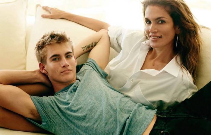 Presley Gerber và mẹ trong bộ ảnh cách đây khoảng 10 năm. Ảnh: Instagram Presley Gerber