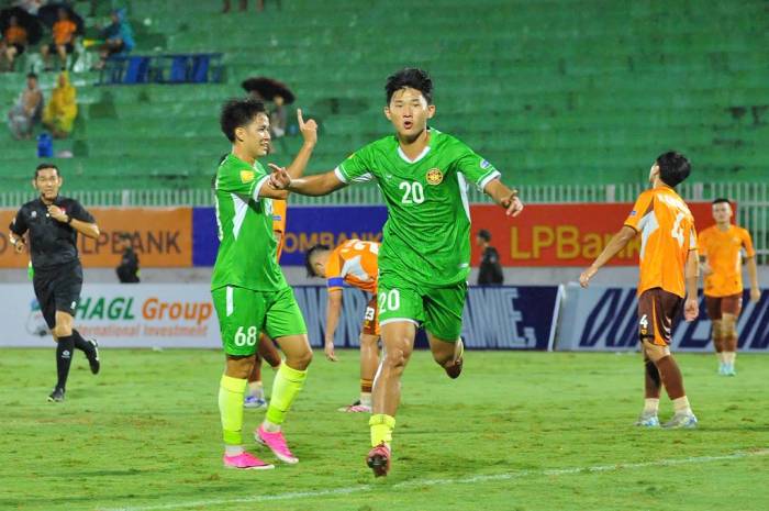 Tiền đạo Nguyễn Đăng Dương (20) của Hưng Yên FC mừng bàn mở tỷ số trong trận thắng HAGL 3-2 ở vòng loại Cup Quốc gia 2026-2027, trên sân Quy Nhơn, Gia Lai ngày 20/9/2026. Ảnh: Hưng Yên FC