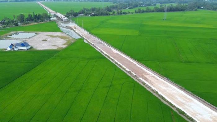 Đường Hồ Chí Minh đoạn Rạch Sỏi - Bến Nhứt, Gò Quao - Vĩnh Thuận, đoạn qua Gò Quao. Ảnh: An Phú