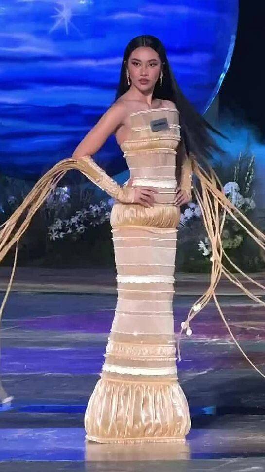 Thí sinh indonesia catwalk tại Miss World 2026