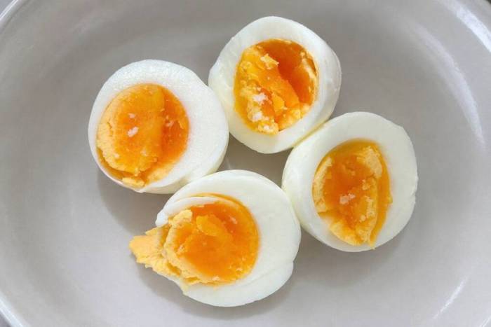 Trứng luộc giàu đạm giúp no lâu, giảm cảm giác thèm ăn. Ảnh: Vân Anh