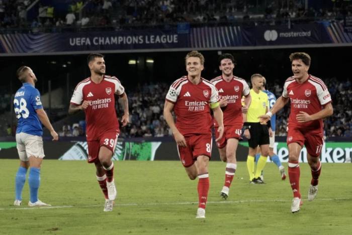 Martin Odegaard mừng bàn trong trận Arsenal thắng Napoli 1-0 ở lượt đầu vòng phân hạng Champions League trên sân Diego Armando Maradona, Napoli, Italy ngày 9/9/2026. Ảnh: AP