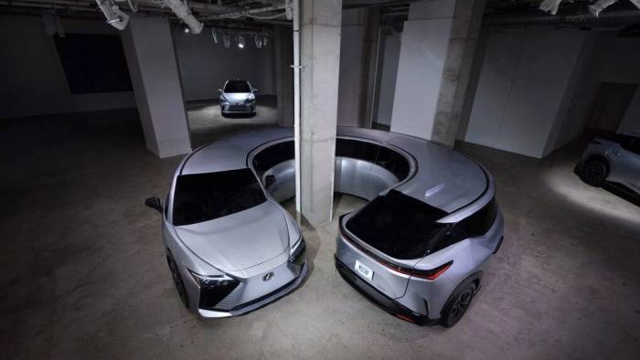 Mẫu RZ 450e mang tên Circle Car. Ảnh: MSCHF