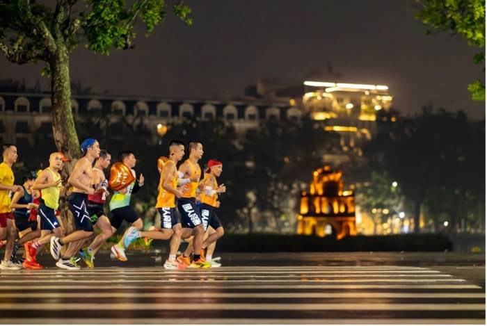 Tác phẩm Nhịp đêm bên Tháp Rùa. Ảnh: Nguyễn Trần Hiếu