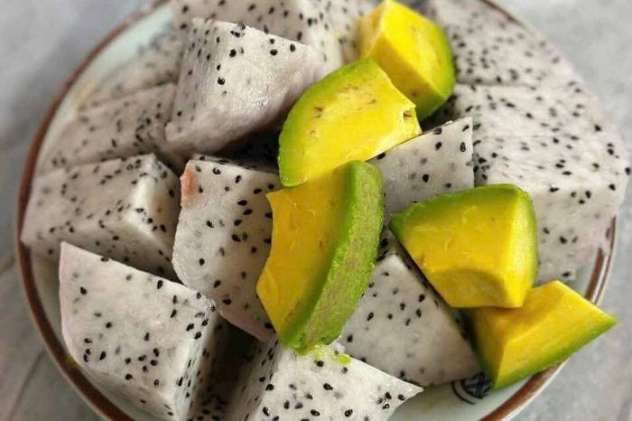 Sinh tố từ thanh long, bơ có thể tăng cường chất xơ. Ảnh: Anh Chi