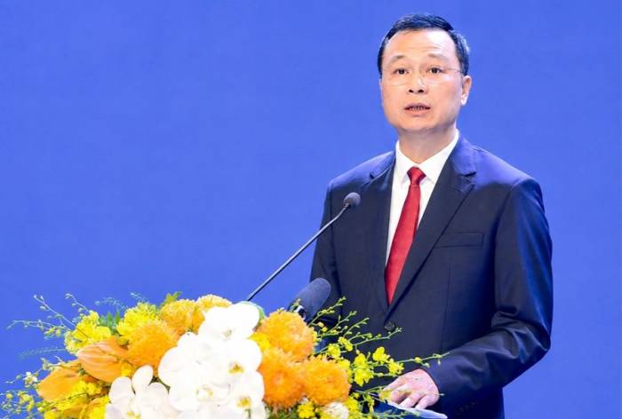 Ông Tô Anh Dũng chỉ đạo tại hội nghị đối thoại với doanh nghiệp tỉnh Thanh Hoá, chiều 27/8. Ảnh: Lam Sơn