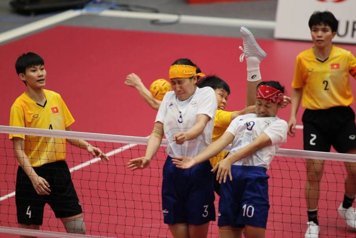 Việt Nam (áo vàng) trong trận thắng Ấn Độ ở vòng loại cầu mây 4 nữ ASIAD 2026 tại nhà thi đấu Paloma Mizuho, thành phố Nagoya, tỉnh Aichi, Nhật Bản sáng 30/9/2026. Ảnh: Quý Lượng