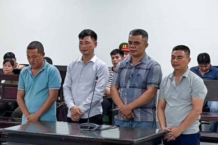 Các bị cáo tại tòa. Ảnh: Hùng Lê