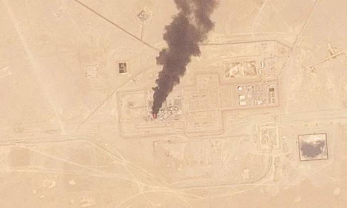 Đám cháy tại trạm bơm gần Al Dhekra, Arab Saudi trong ảnh vệ tinh chụp hôm 10/9. Ảnh: Planet Labs