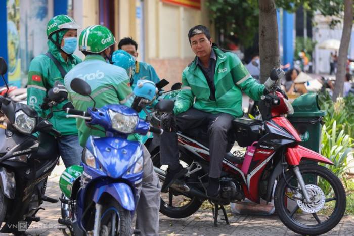 Tài xế xe ôm công nghệ ở TP HCM, tháng 4/2026. Ảnh: Quỳnh Trần