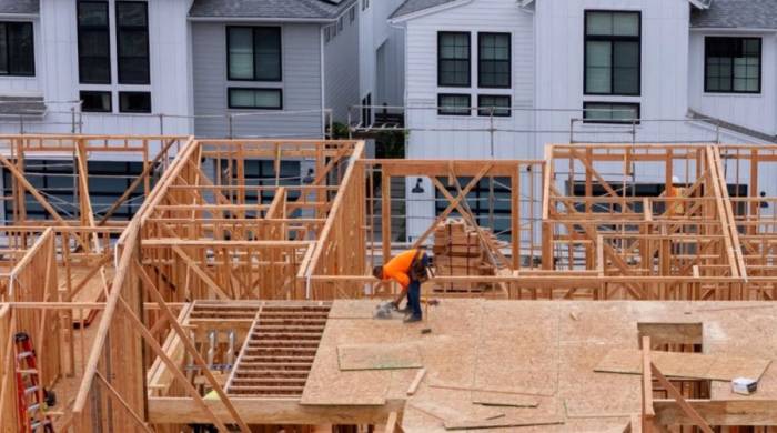 Công nhân tại một công trường xây dựng ở California tháng 7/2025. Ảnh: Reuters