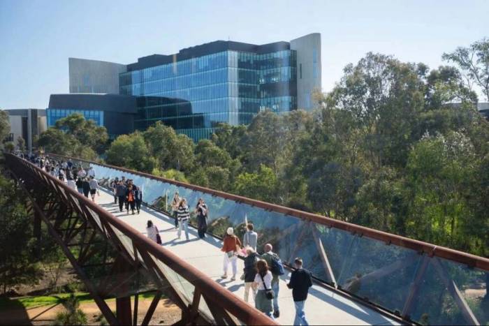 Một góc khuôn viên Đại học Deakin, Australia. Ảnh: Fanpage trường