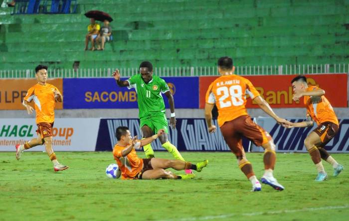 Tiền đạo Joseph Khalio (11) của Hưng Yên FC thi đấu trong trận thắng HAGL 3-2 ở vòng loại Cup Quốc gia 2026-2027, trên sân Quy Nhơn, Gia Lai ngày 20/9/2026. Ảnh: Hưng Yên FC