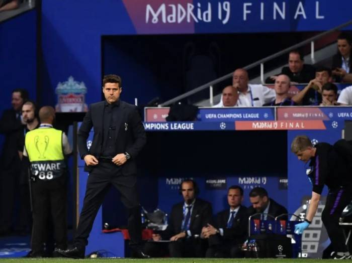 HLV Mauricio phản ứng trong trận Tottenham gặp Liverpool ở chung kết Champions League tại sân Wanda Metropolitano, Madrid, Tây Ban Nha ngày 1/6/2019. Ảnh: AFP