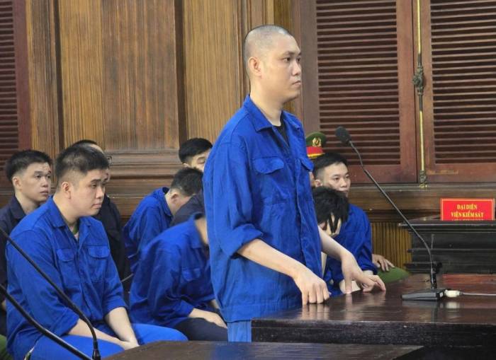 Các bị cáo tại phiên tòa hôm nay. Ảnh: Bình Nguyên
