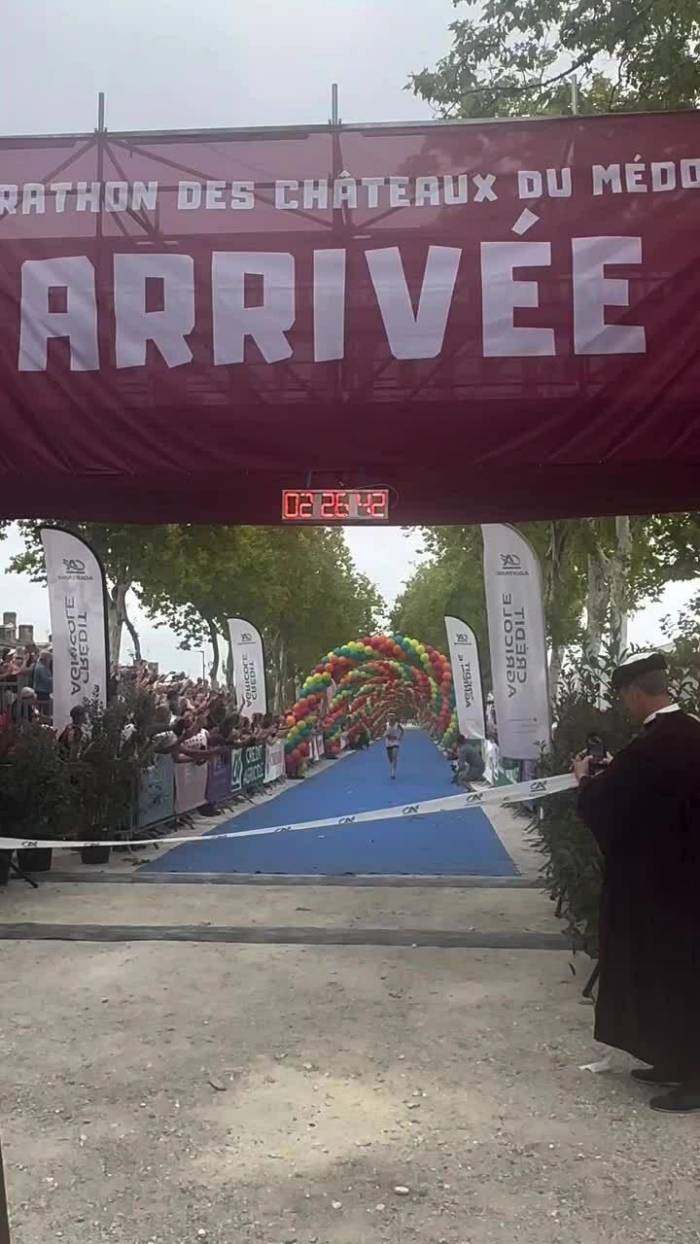 Florian Laplanche về nhất Marathon des Châteaux du Médoc 2026