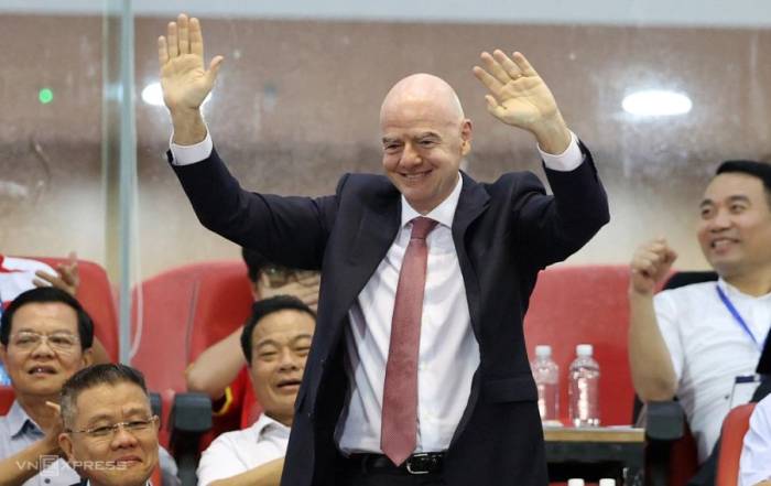Chủ tịch FIFA Gianni Infantino dự khán trận Việt Nam hòa Thái Lan 2-2 ở lượt về chung kết ASEAN Cup 2026 trên sân Mỹ Đình, Hà Nội tối 26/8. Ảnh: Đức Đồng