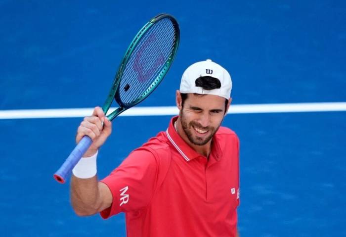 Karen Khachanov mừng chiến thắng trước Felix Auger-Aliassime ở vòng hai Mỹ Mở rộng tại Trung tâm Quần vợt Quốc gia Billie Jean King, Flushing Meadows, New York, Mỹ ngày 3/9/2026. Ảnh: Reuters