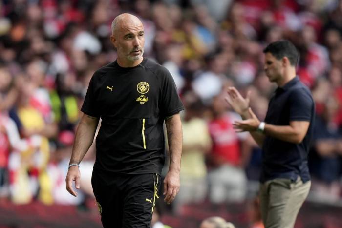 HLV Man City Enzo Maresca trong trận thua Arsenal 0-3 ở Siêu Cup Anh trên sân Principality, Cardiff, Xứ Wales ngày 16/8/2026. Ảnh: AP