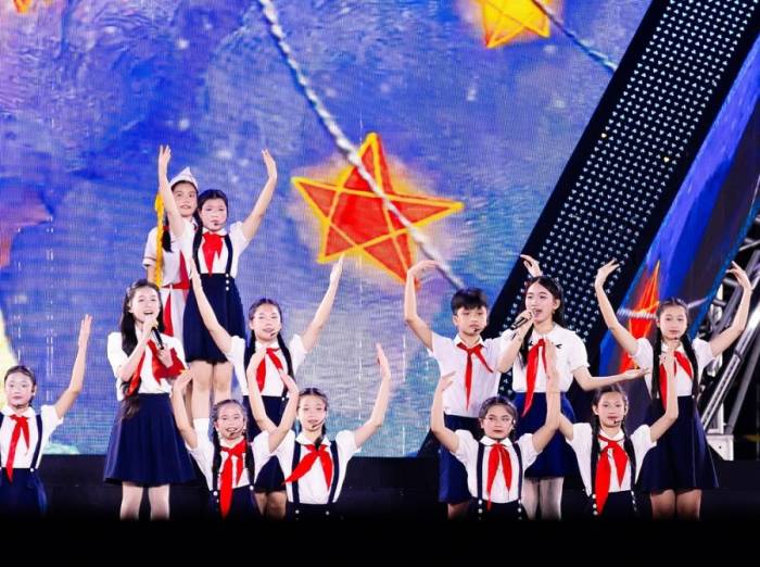 Sắc màu tuổi thơ qua tiết mục của các em nhỏ tại concert Tổ quốc trong tim. Ảnh: Nhân vật cung cấp