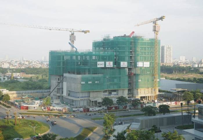 Dự án Hanoi Takashimaya S.C tại Tây Hồ Tây chuẩn bị cất nóc trong tháng 9/2026. Ảnh: Toshin
