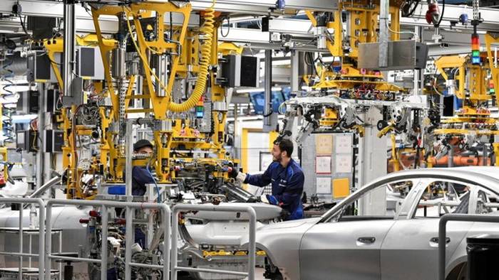Công nhân trong nhà máy BMW ở Munich, Đức ngày 5/12/2023. Ảnh: Reuters