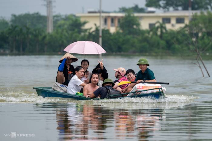 Ngập ngoại thành Hà Nội ngày 18/9. Ảnh: Thế Bằng