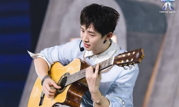 CongB diễn solo tại chung kết Tinh hà say hi