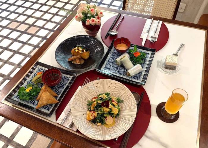 Một set menu 5 món tại Chay Delex. Ảnh: