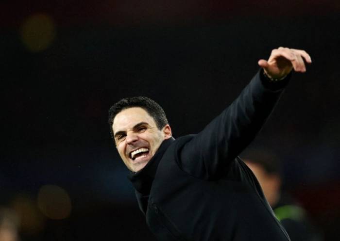 Mikel Arteta ăn mừng sau trận Arsenal – Porto ở vòng 1/8 Champions League trên sân Emirates, London, Anh ngày 12/3/2024. Ảnh: Reuters