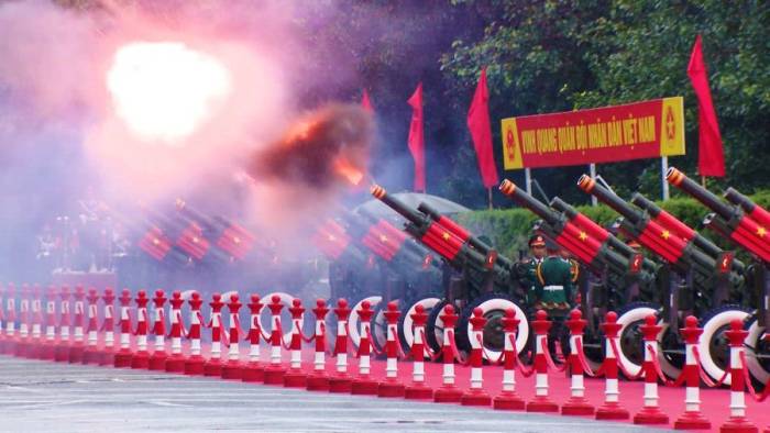 Việt Nam bắn 21 loạt đại bác chào mừng Quốc vương Thái Lan