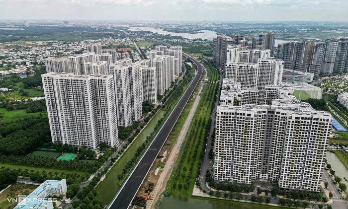Một phần Vành đai 3 TP HCM đi qua khu đô thị ở khu đông thành phố sắp thi công hoàn thành và đồng thời được nghiên cứu mở rộng. Ảnh: Quỳnh Trần