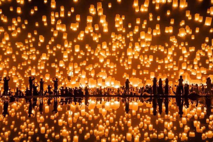 Lễ hội Yi Peng tại Chiang Mai. Ảnh: Travel + Leisure