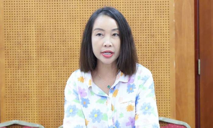 Bà Nguyễn Thị Quyên, Cục phó Việc làm, trả lời tại họp báo chiều 11/9. Ảnh: Nguyên Phong