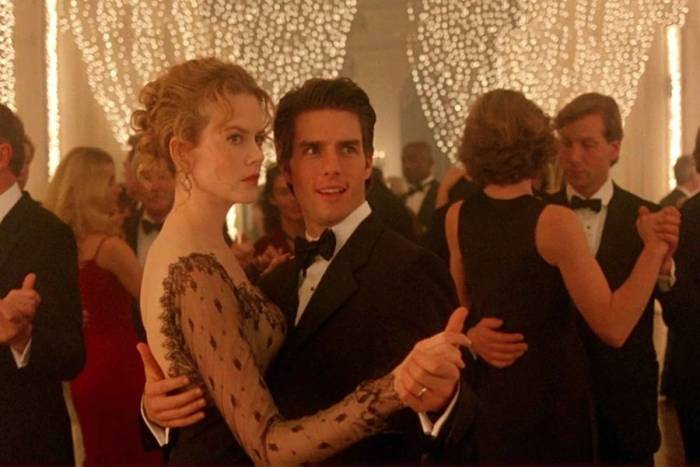 Nicole Kidman và Tom Cruise trong phim Eyes Wide Shut (1999). Ảnh: Warner Bros.