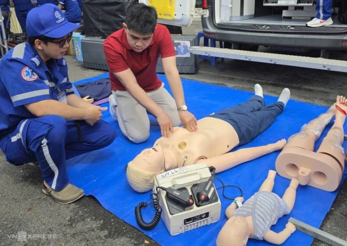 Bệnh viện lớn trắng tay khi tìm điều dưỡng tại ngày hội việc làm - 1