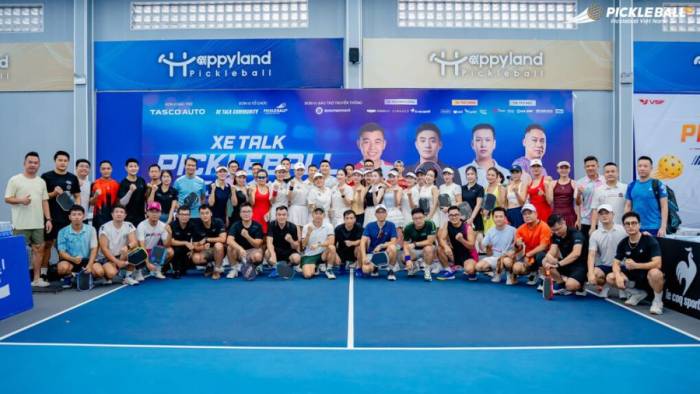 Giải đấu Pickle ball do Tasco Auto bảo trợ quy tụ hàng trăm người tham dự. Ảnh: Lynk & Co