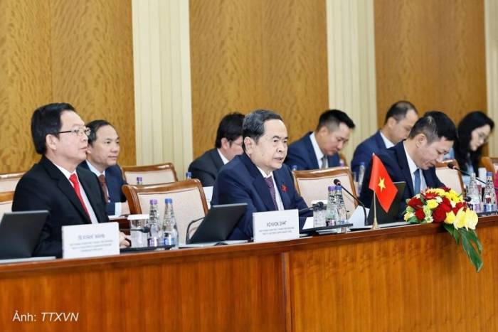 Chủ tịch Quốc hội Trần Thanh Mẫn tại cuộc hội đàm với Chủ tịch Quốc hội Mông Cổ Sandag Byambatsogt. Ảnh: TTXVN