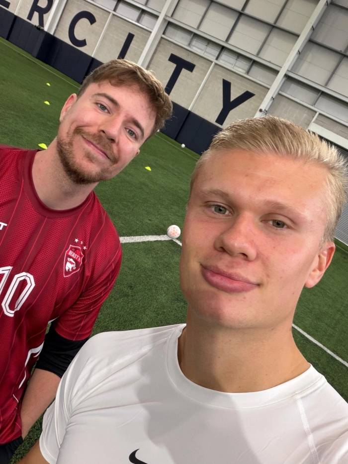 Haaland đăng ảnh chụp cùng YouTuber MrBeast. Instagram / erling